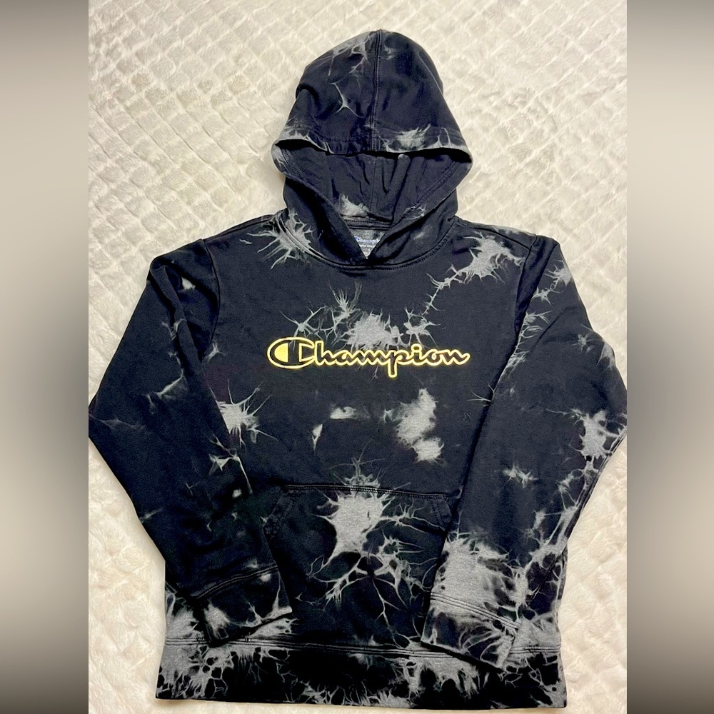 YL Champion hoodie in excellent condition